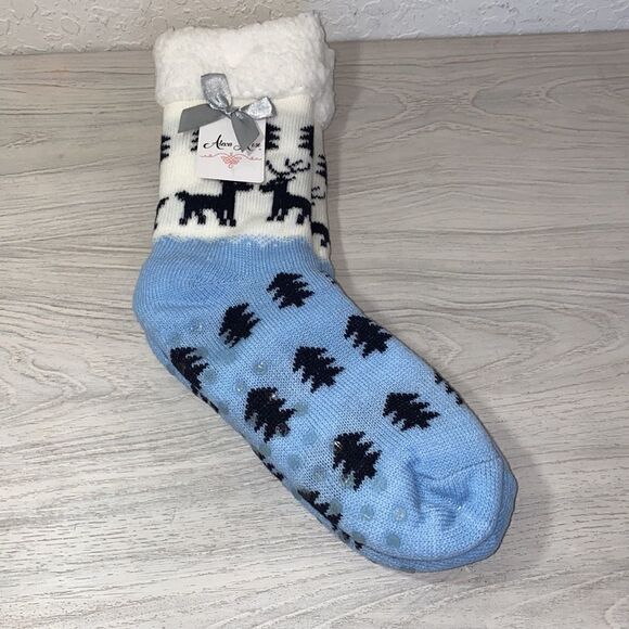 Alexa Rose Holiday Slipper Sox Blue White Reindeer Trees - Picture 5 of 5